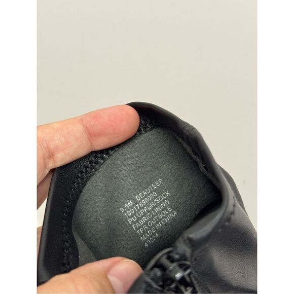 Wild Pair Chunky Heel Platform Booties Black Size 9.5 Sock Like Fit Block Heel - Picture 8 of 9